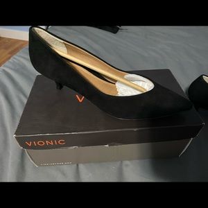 Brand new Vionic kitten heel black suede pumps.